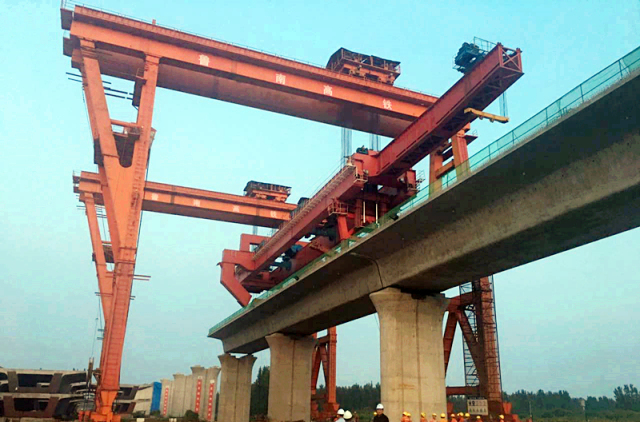 架橋機(jī).jpeg